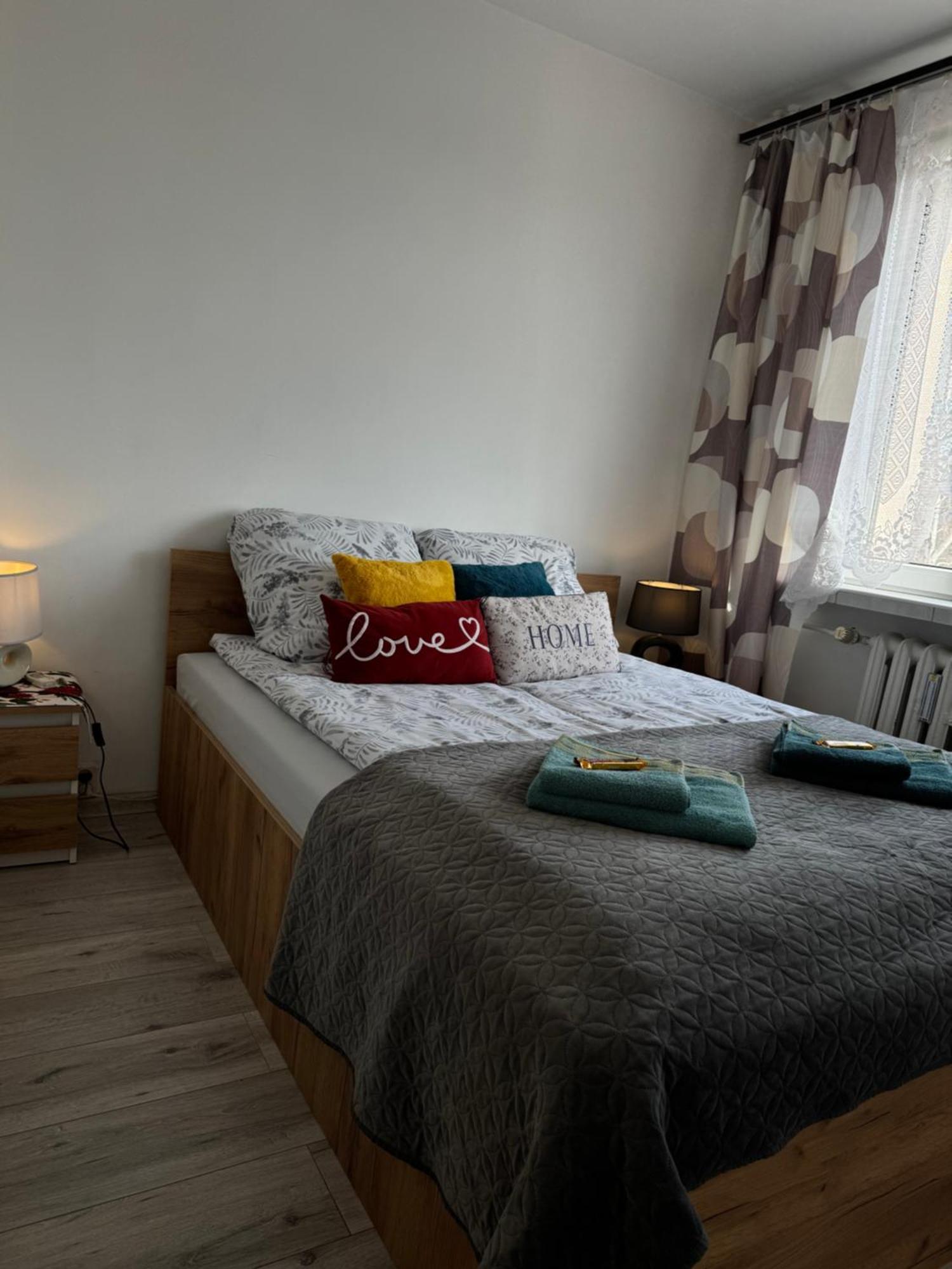 Apartament -Jak W Domu- Czeladz 60M2 Centrum Katowic 10Km Exterior photo